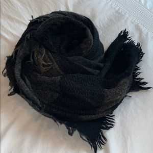 Wilfred/ Aritzia blanket scarf